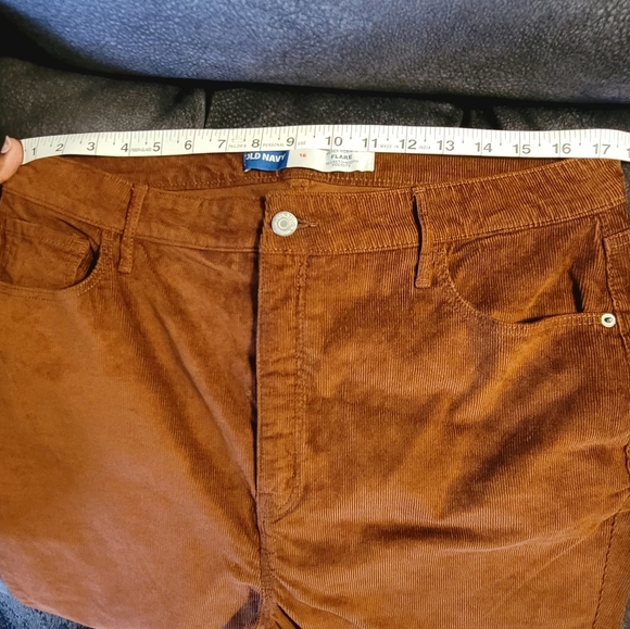 Old Navy Higher High-Waisted Flare Corduroy Pants - Picture 4 of 4